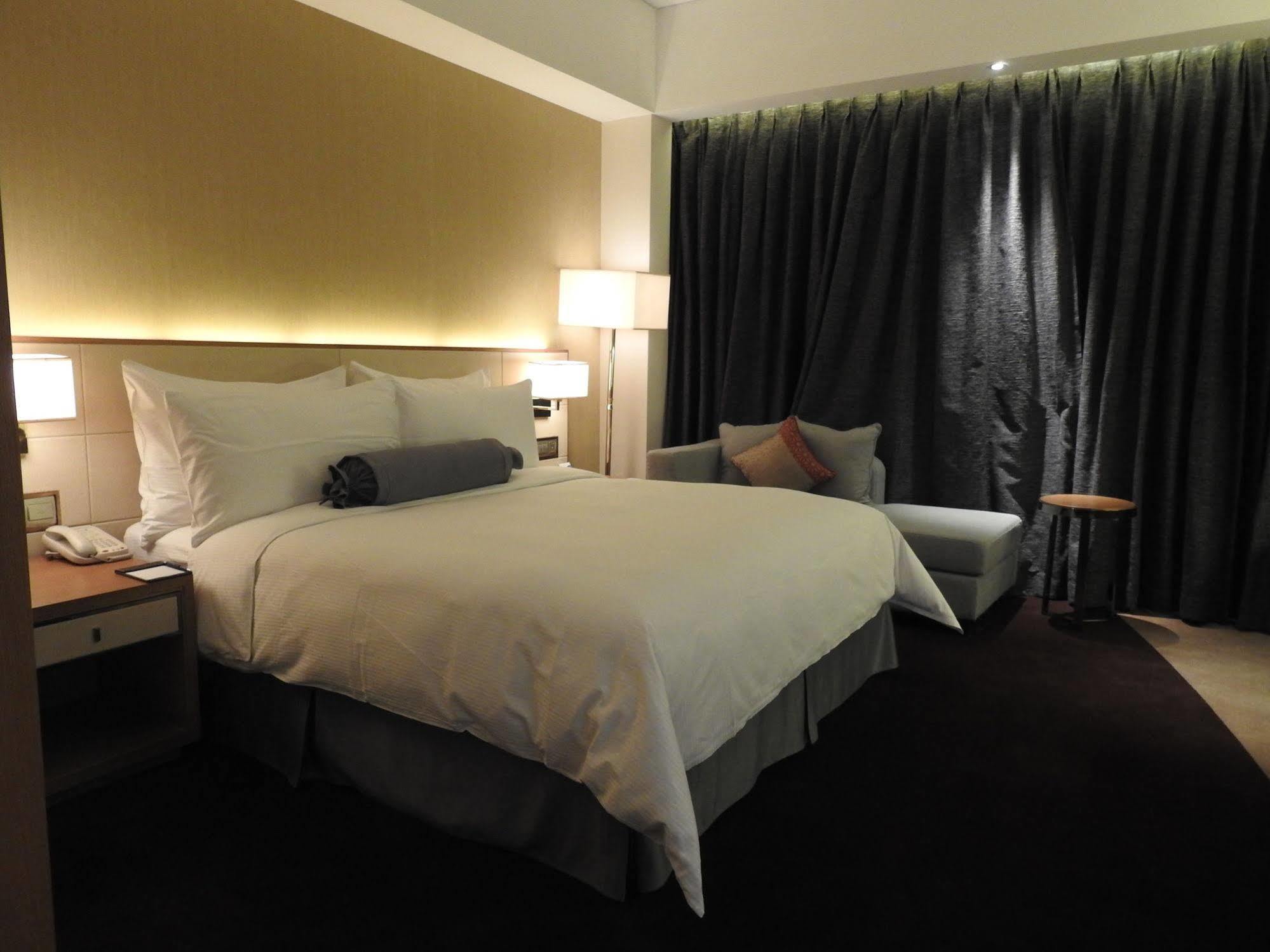 Radisson Blu Hotel Кашгар Экстерьер фото